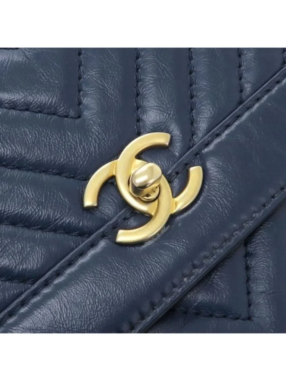 Chanel Chevron Chain Backpack - Picture 4 of 9